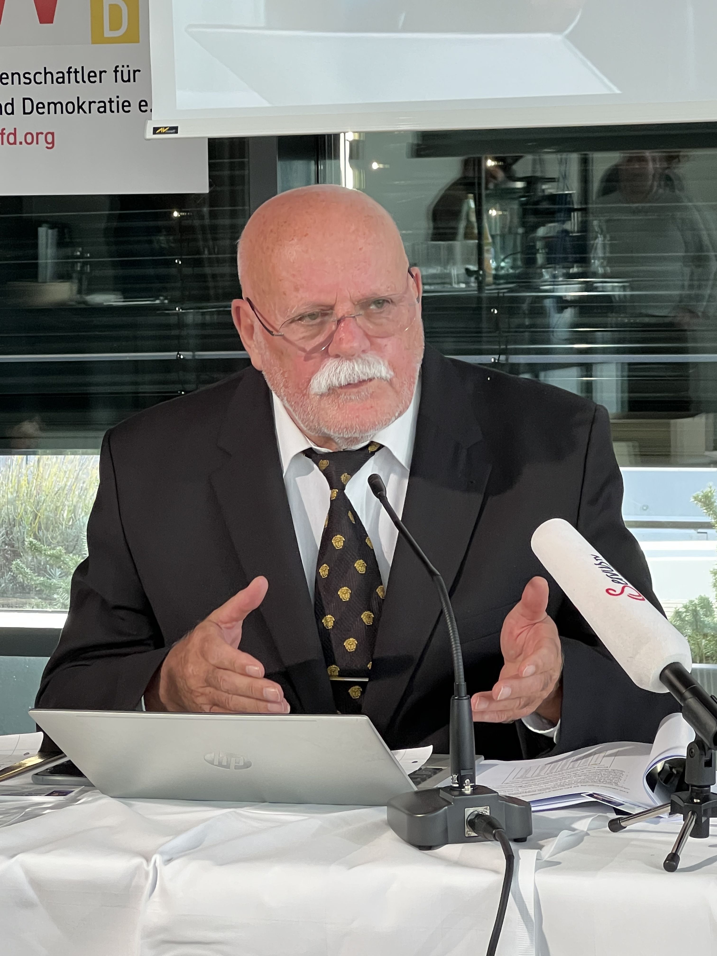 Ich schäme mich oft für "meine" Polizei, Uwe G. Kranz