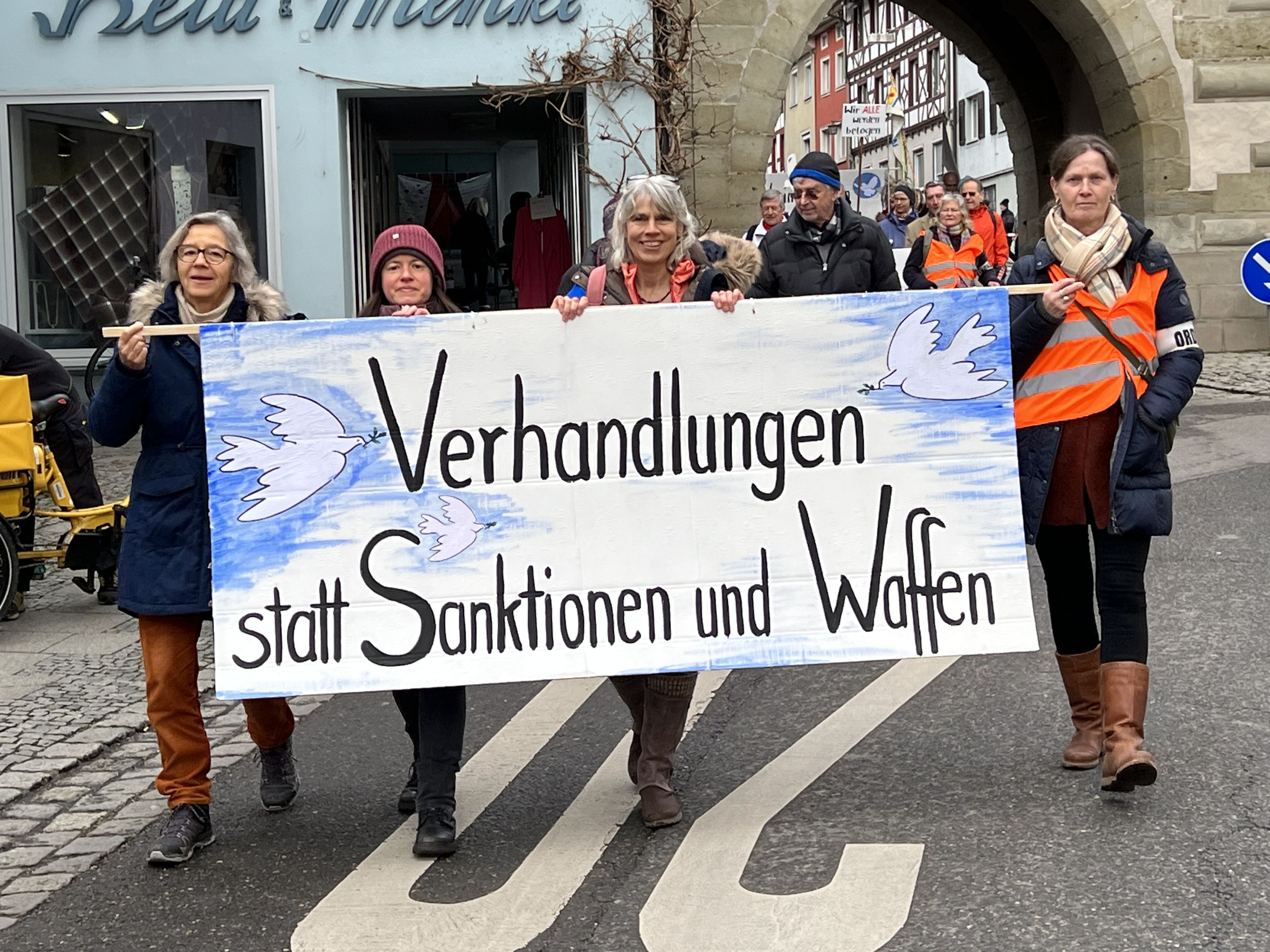 Lieber Friedenstauben als Allzweckwaffen