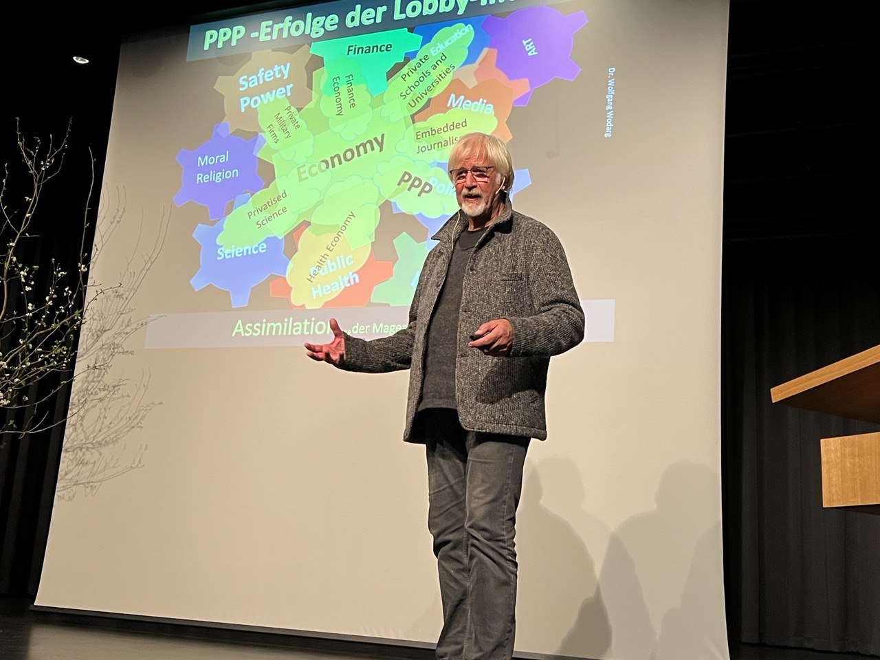 "Round-Table“ zu Symptomatik und Therapie nach mRNA-Injektion mit Wodarg, Burkhardt und Kämmerer