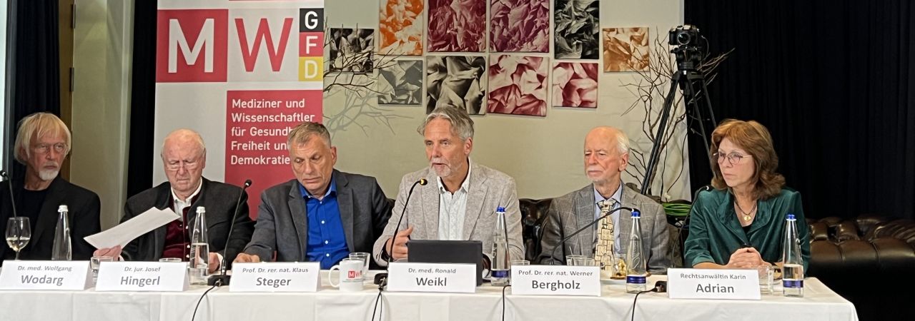 Prof. Dr. Klaus Steger, MWGFD, zeigte eine düstere ”Impfzukunft” auf.