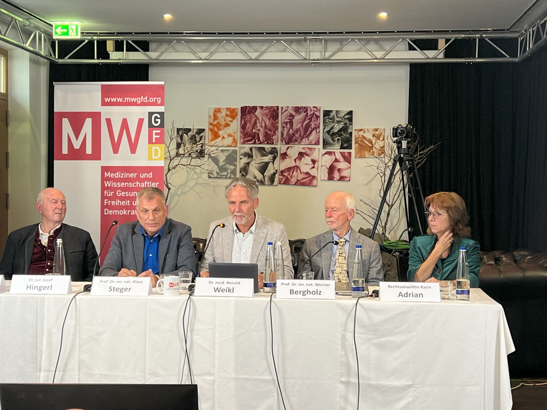 Die Schädlichkeit der Covid-19-Spritzen war von Anfang an bekannt: Prof. Dr. Werner Bergholz.