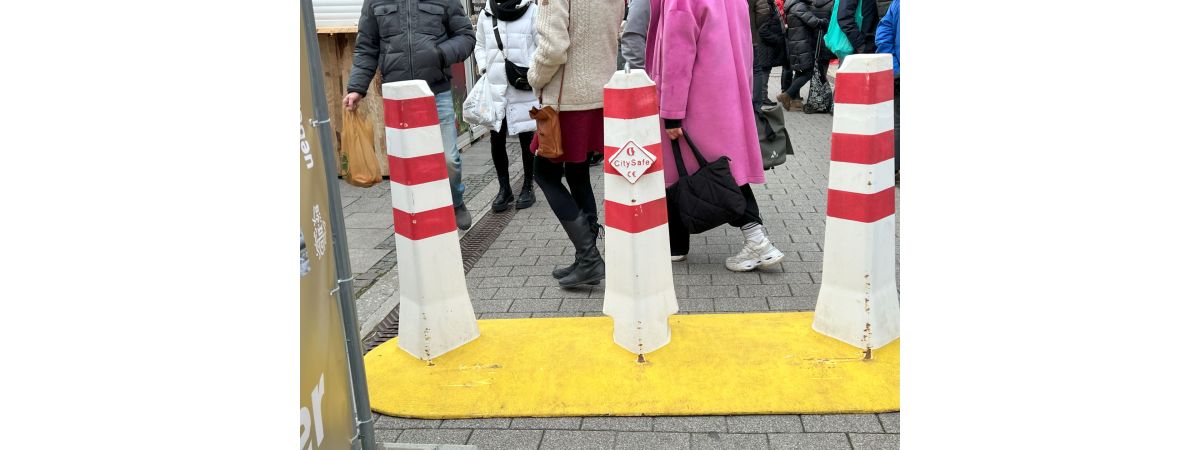 Entsetzen entzaubert Fröhliche Weihnacht.