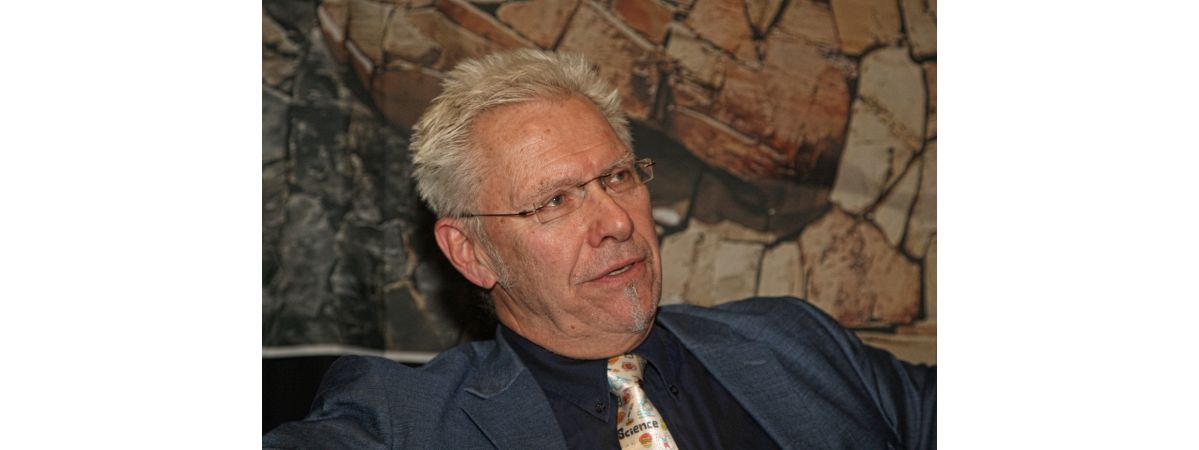 Martin Haditsch. Zufriedenheit ist die neue Gesundheit, und dafür brauchen wir keine WHO.