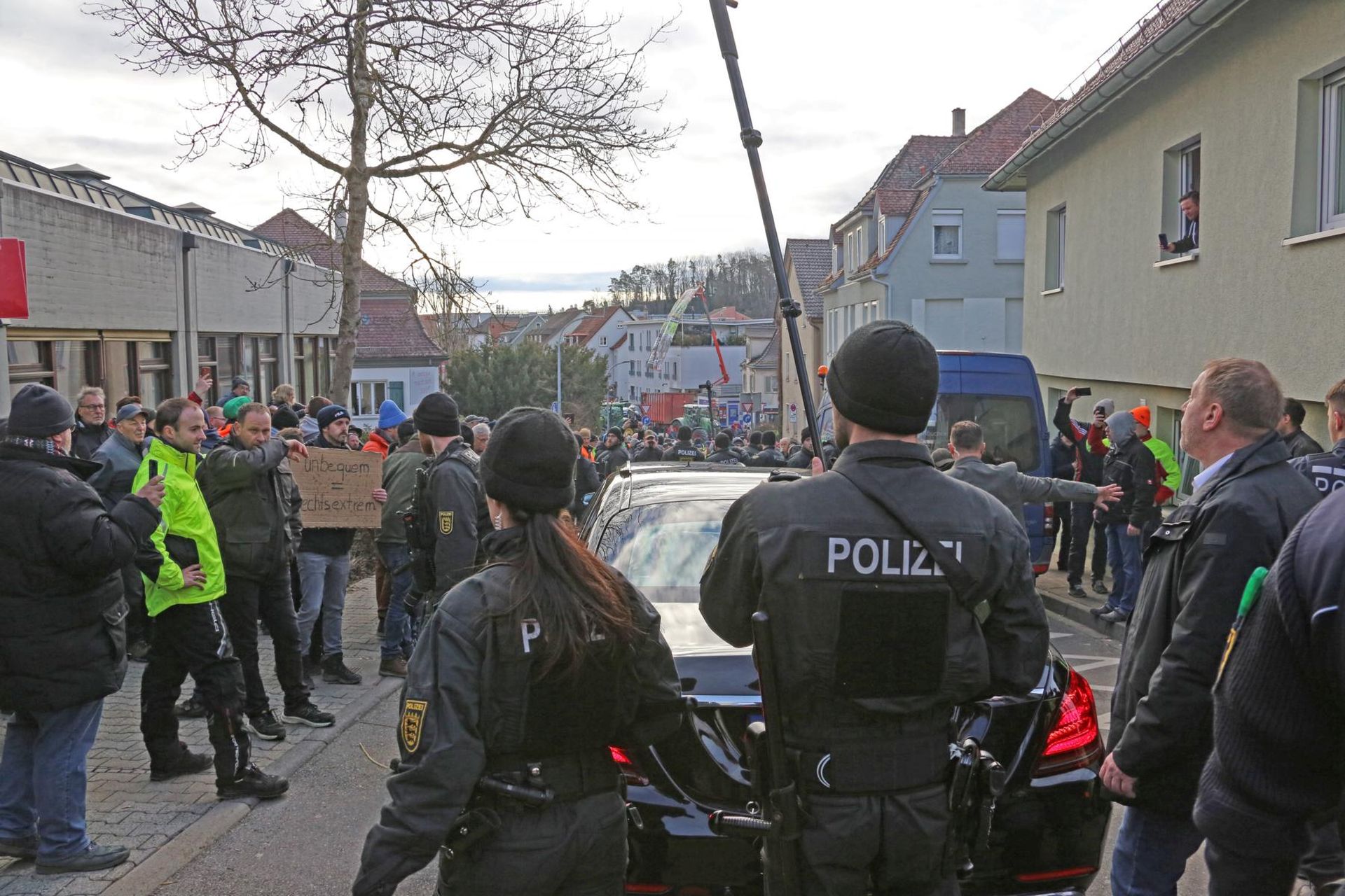 Biberacher Bauernprozess. “Tritt in die Eier” gab's nicht. Bauer trotzdem verurteilt.