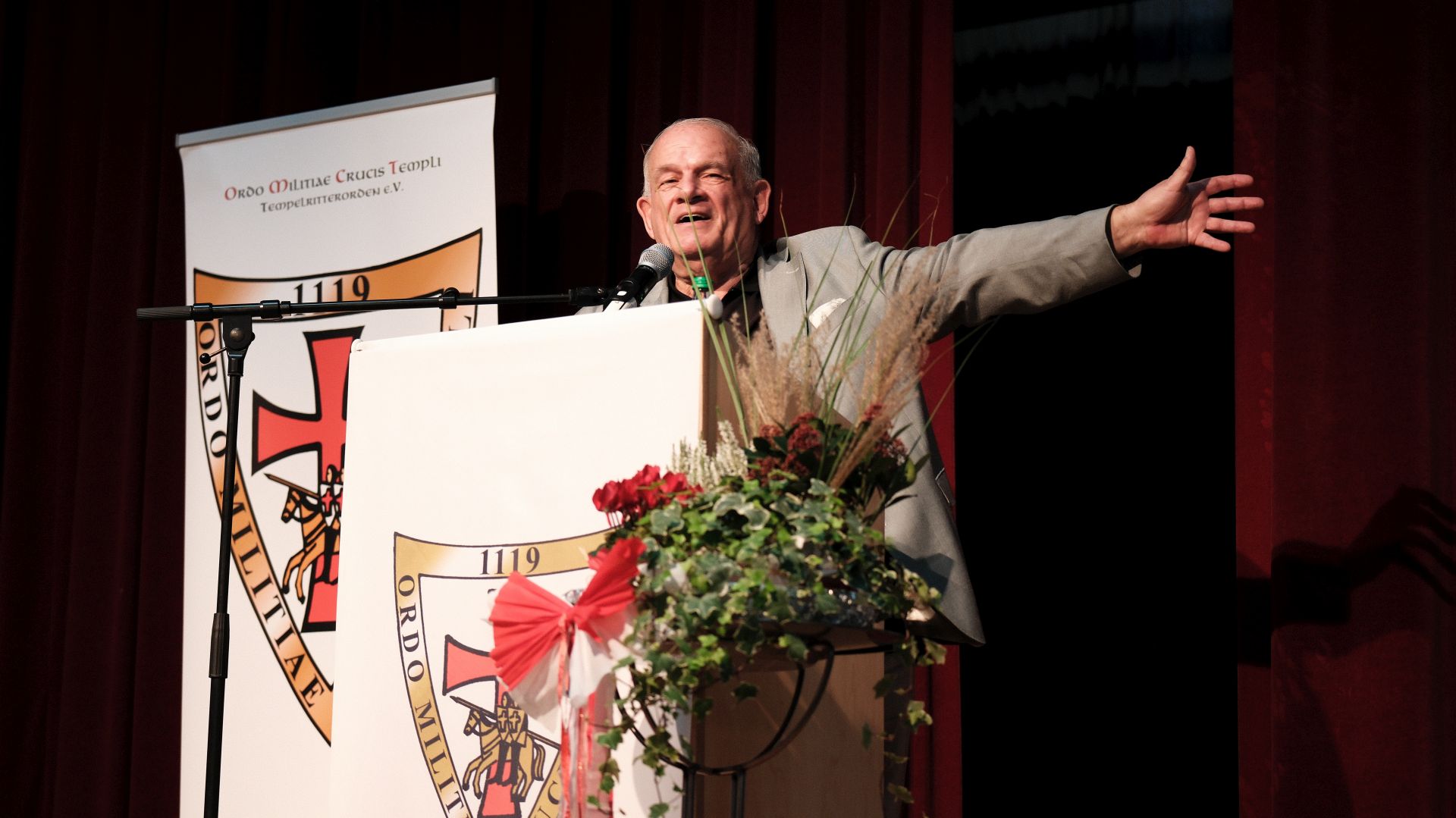 800 Menschen fanden Hahne klasse, nur der Südkurier “stänkert”.