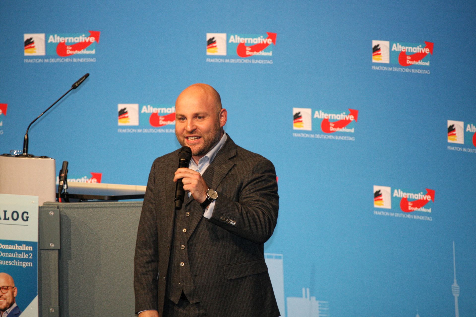 “Wer unsere Werte lebt, ist uns herzlich willkommen.” Markus Frohnmaier. AfD.
