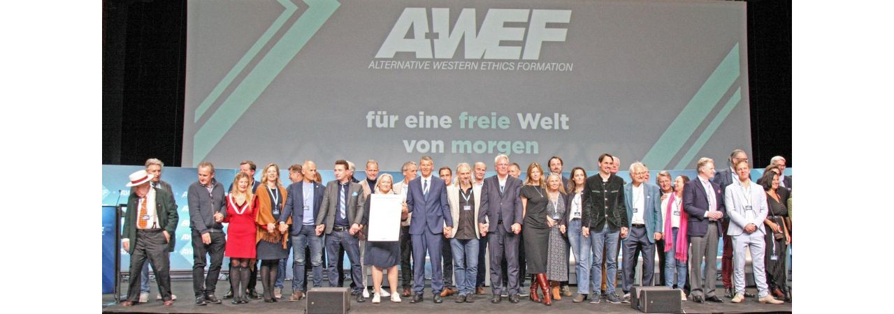 Prager Deklaration “Alles für den Frieden!” von den Teilnehmern des “Alternativ-WEF” unterzeichnet.