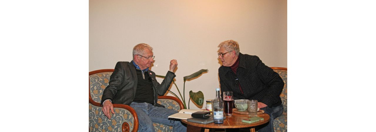 Propaganda trifft Zensur. Journalist triff Journalistin.