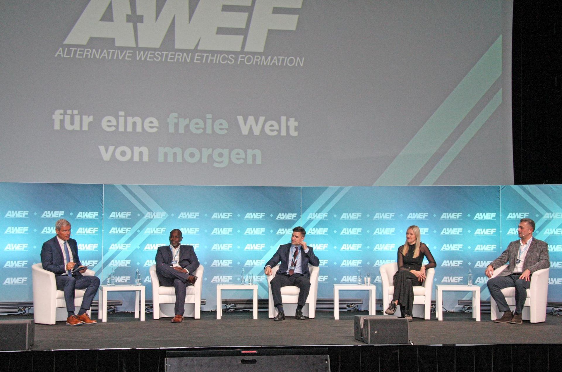 Remigration – eine unausweichliche Notwendigkeit unserer Zeit? Das “A-WEF” in Prag.