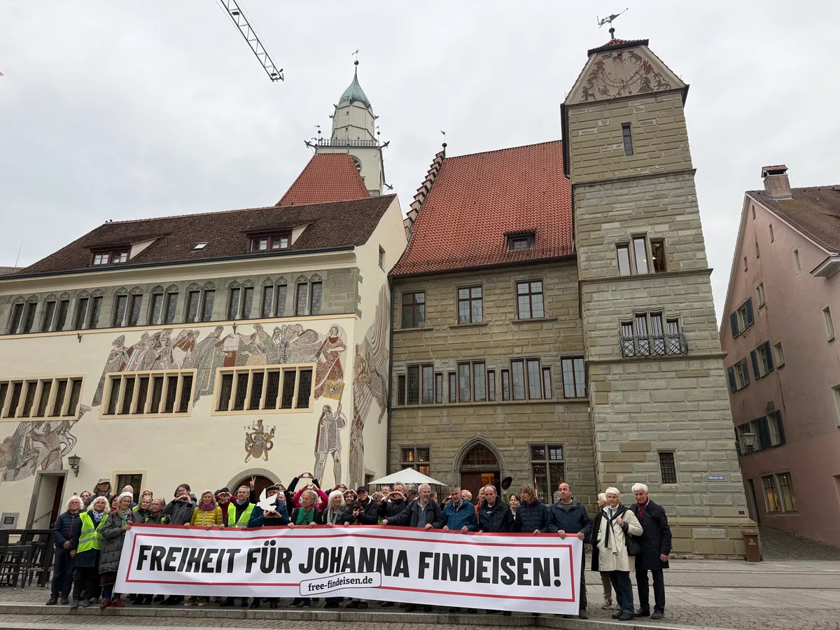 Der richtige Handschlag zur falschen Zeit. 3. Mahnwache für Johanna Findeisen.